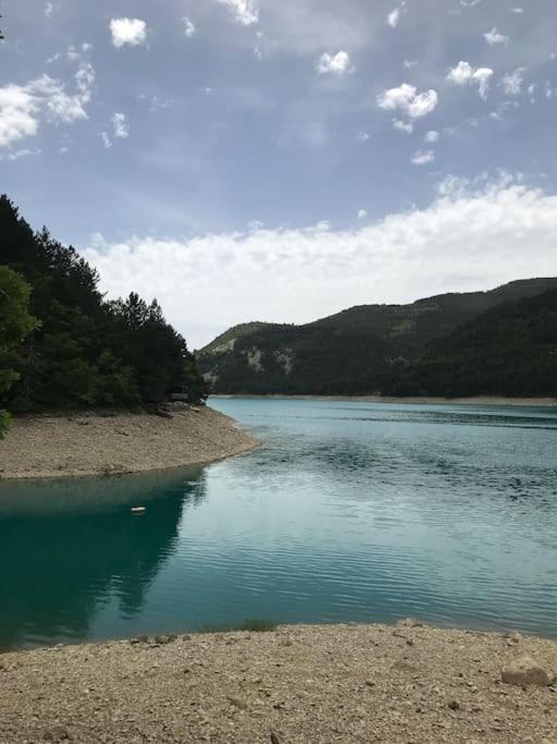 La Maison Des Pins Saint-Julien-du-Verdon Exteriör bild
